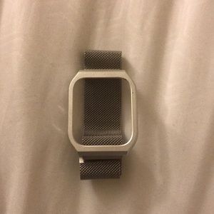 Apple Watch magnetic wrist band Silver 40mm.